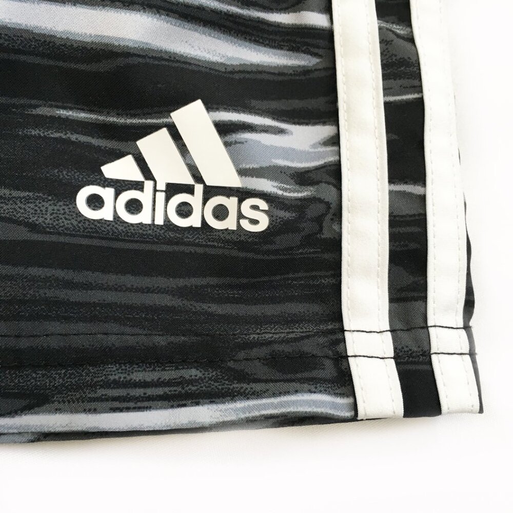 Adidas Boys Shorts Size Small - Picture 5 of 7
